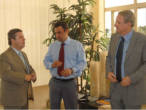 O vice-governador Antonio Anastasia, o governador Aécio Neves e o prefeito Marcio Lacerda