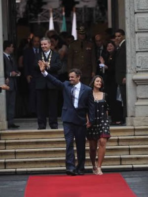 O ex-governador Aécio Neves na saída do Palácio da Liberdade