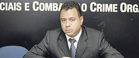 Delegado que prendeu o suspeito do crime (FOTO: DANIEL PROTZNER)