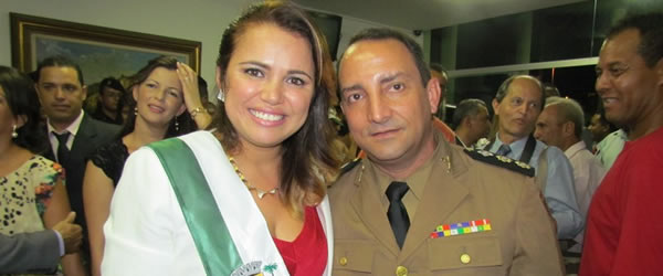 Prefeita Daniela e o Secretário de Segurança, Trânsito e Transportes, Luiz Carlos Godinho, durante a posse em 1º de Janeiro