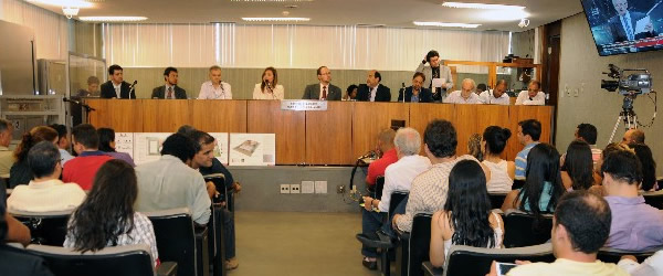 Autoridades e moradores de Ribeirão das Neves expõe desejos de ocupar complexo penitenciário com universidade pública - Foto: Lia Priscila